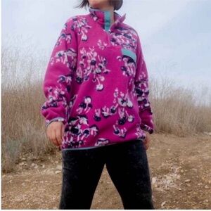 Patagonia Mushroom Forest Rare Synchilla Snap-T
Fleece Pullover Magenta Medium